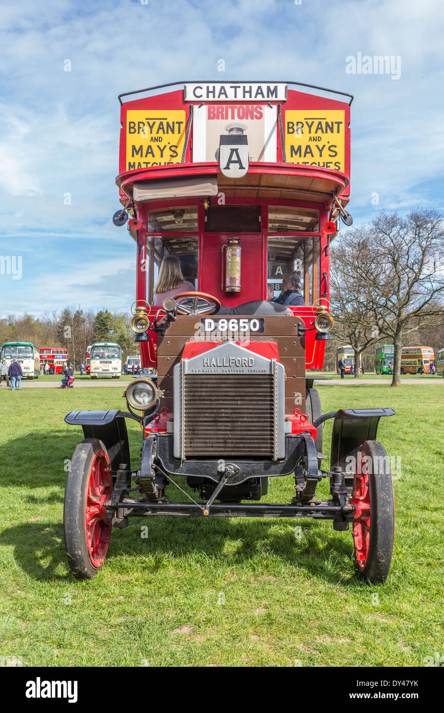 Oldtimerbus Leyland Tiger TS8 mit Park Royal Body Stockfoto