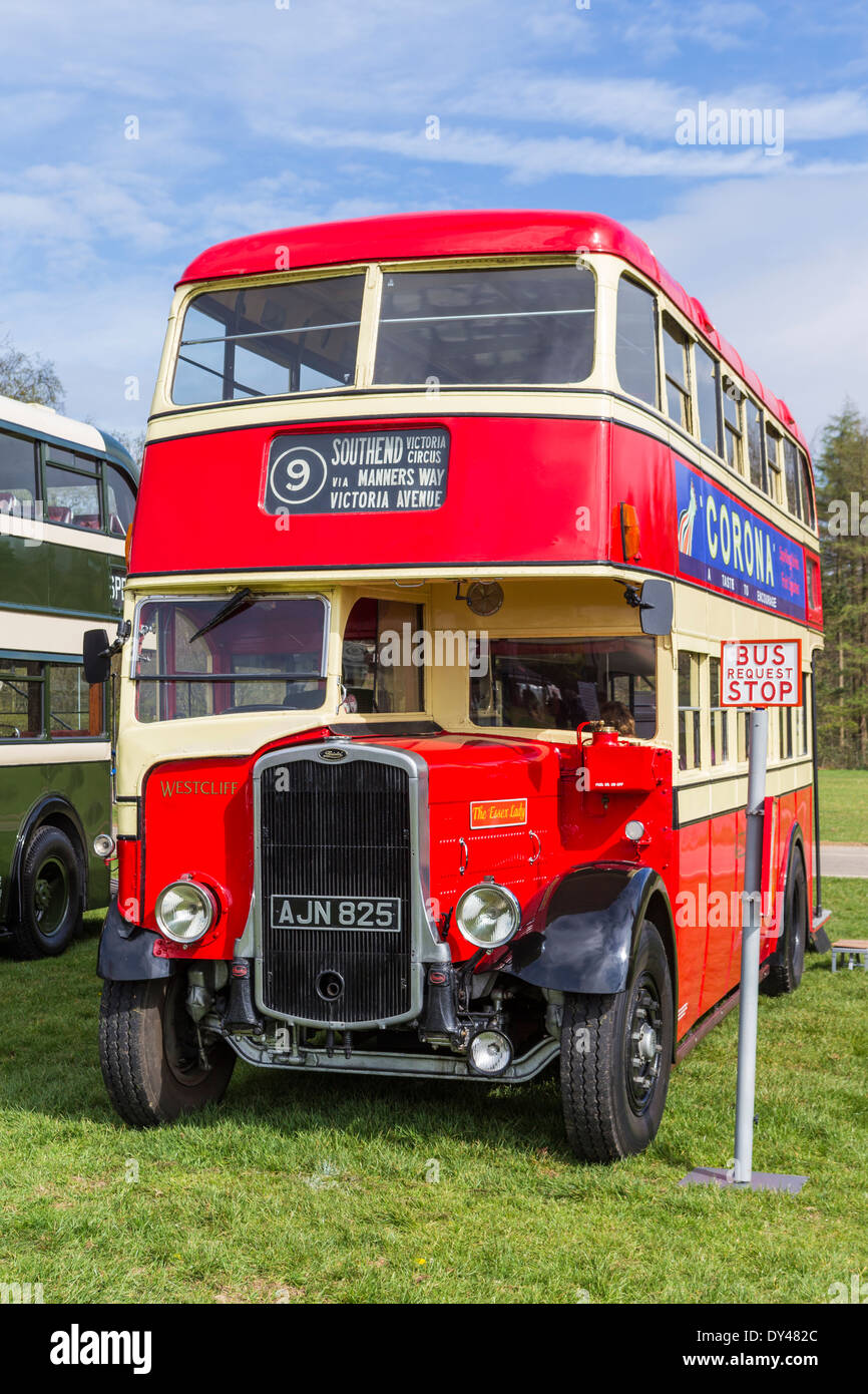 Oldtimerbus am Display des Erbes Fahrzeuge Stockfoto