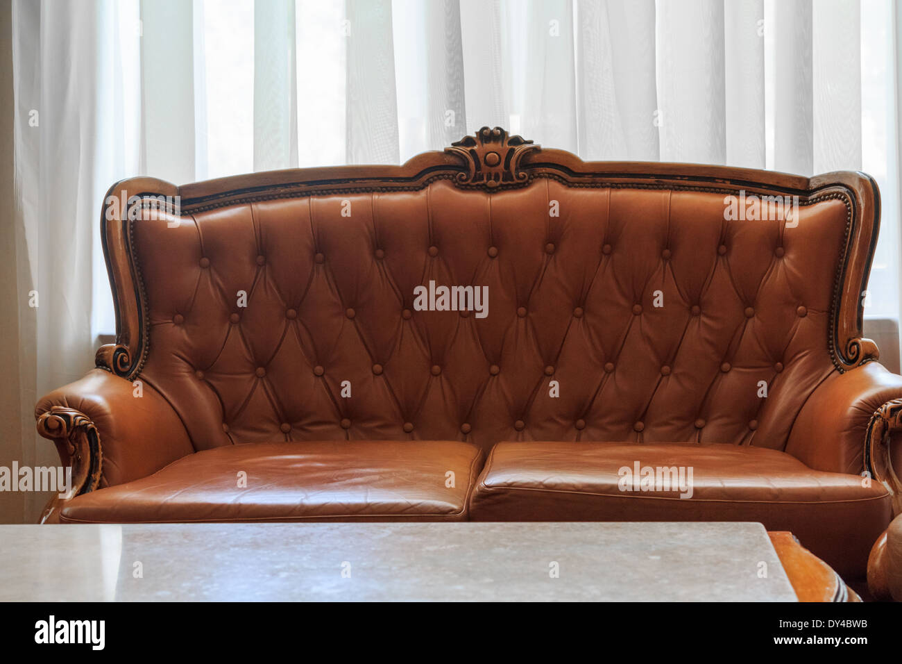 Ein Chesterfield-Sofa in der lobby Stockfoto