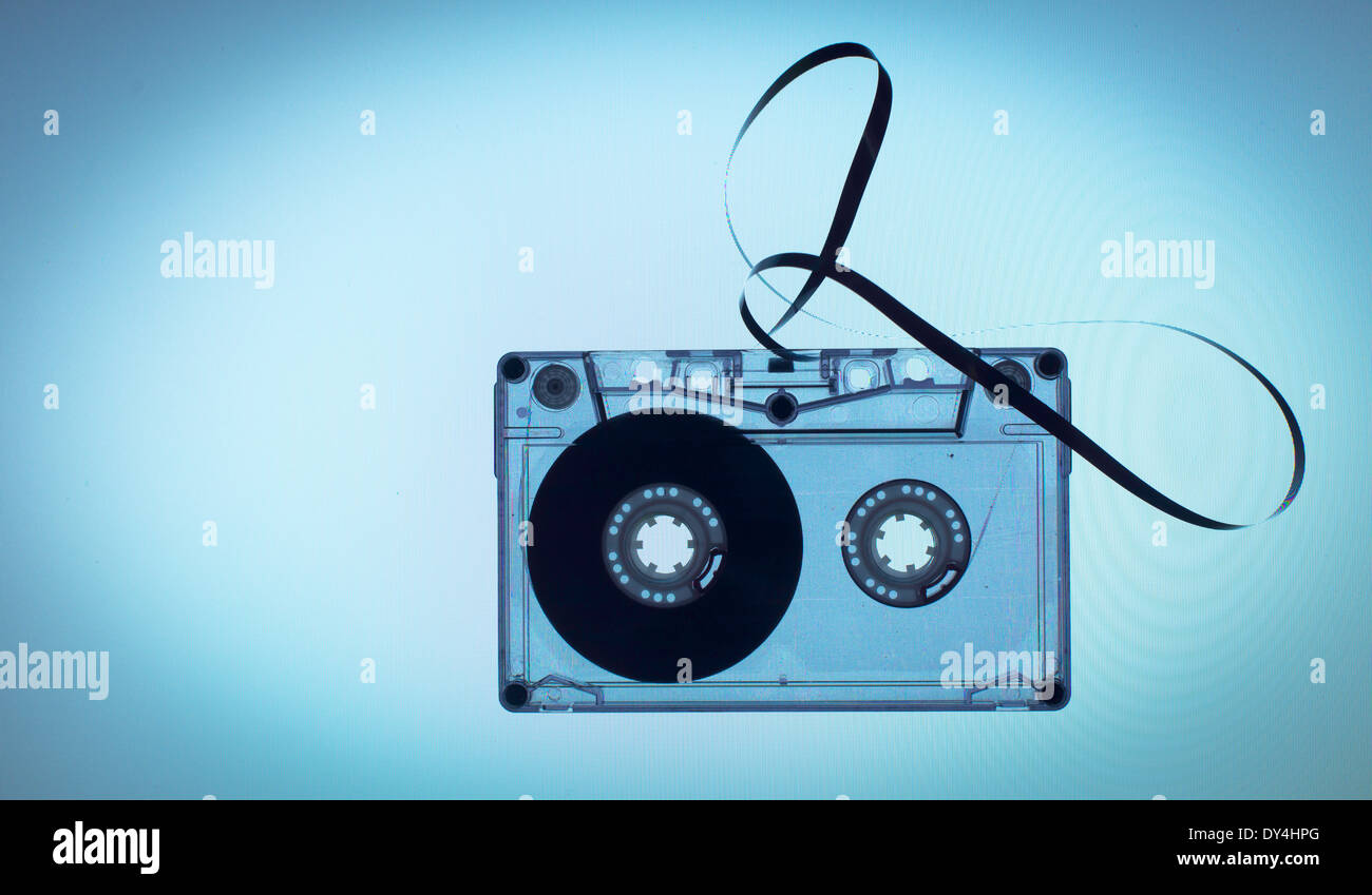 Vintage Kassette auf hellblauem Hintergrund Stockfoto