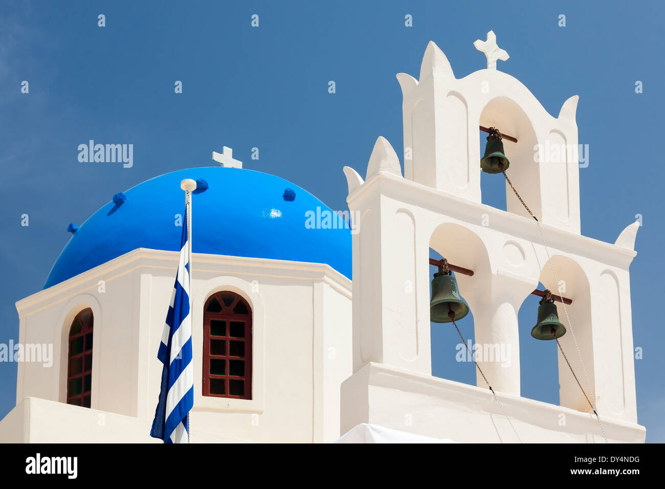 Blaue Kuppelkirche in Oia Santorini Griechenland Europa Stockfoto