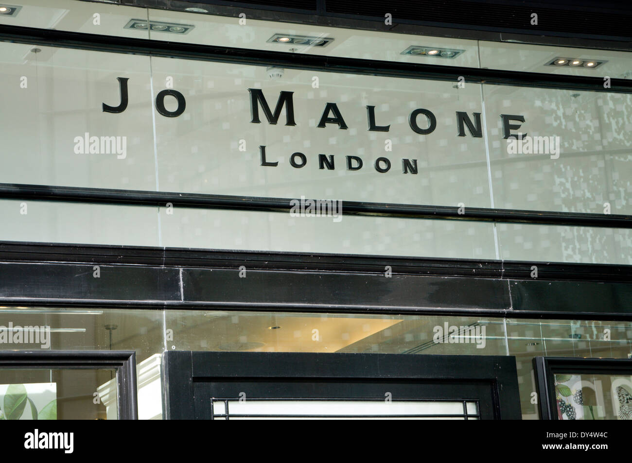 Jo Malone Parfümerie Shop, St Davids Centre, Cardiff, Wales. Stockfoto