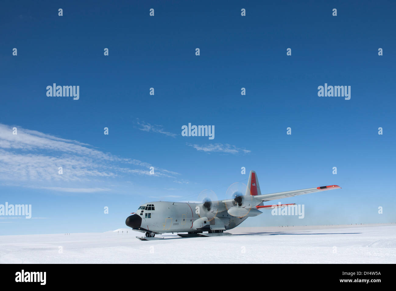 New York Air National Guard Flugzeug bietet Wissenschaftlern und liefert an Camp Raven zugunsten die Studie der globalen Erwärmung Stockfoto