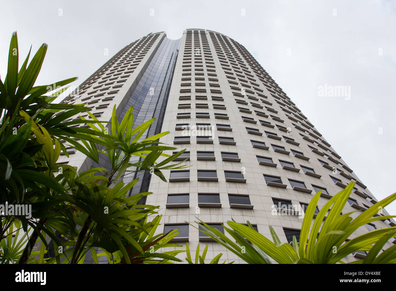 Centennial Tower ist ein 158 m (518 ft), 37 geschossiges Hochhaus Hochhaus im zentralen Geschäftsviertel von Singapur. (Wiki) Stockfoto