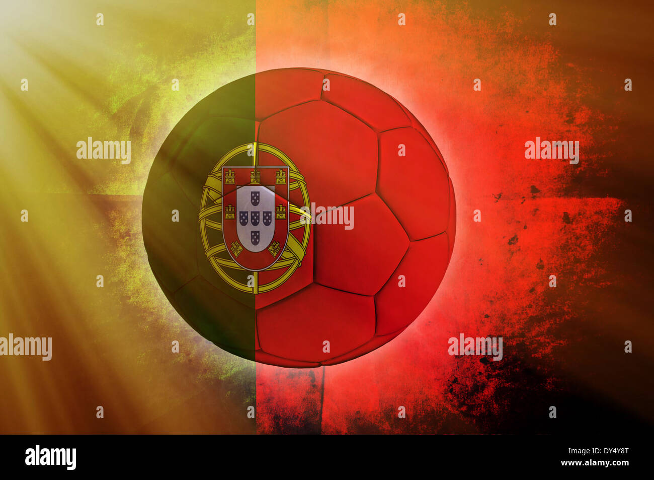 Fußball mit portugiesischer Flagge als Hintergrund Stockfoto