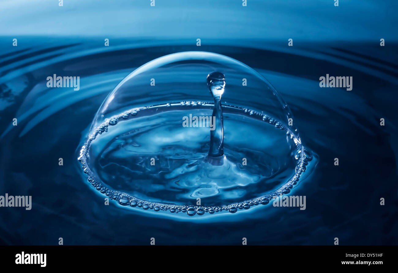 Blaue Wasser-Blase Stockfoto