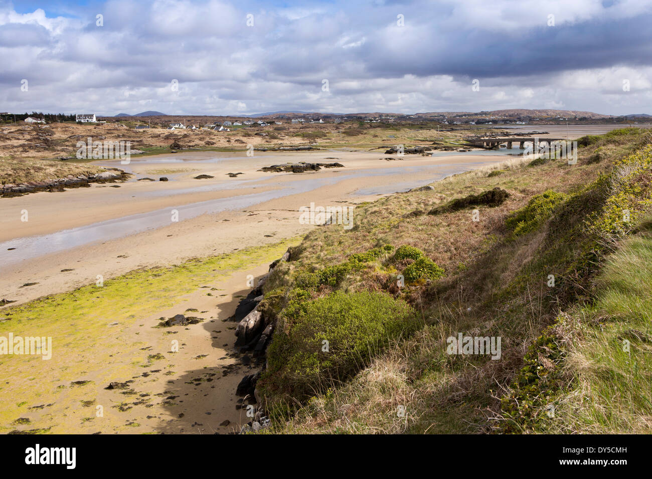 Irland, Co. Donegal, The Rosses, Cruit Island, Damm über Illan Doo bei Ebbe Stockfoto