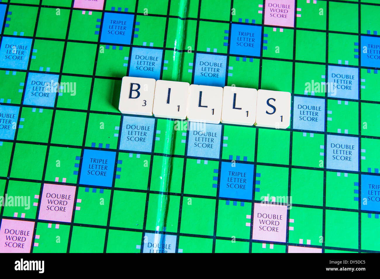 Wörter, die auf ein Scrabble-Brett geschrieben Stockfoto