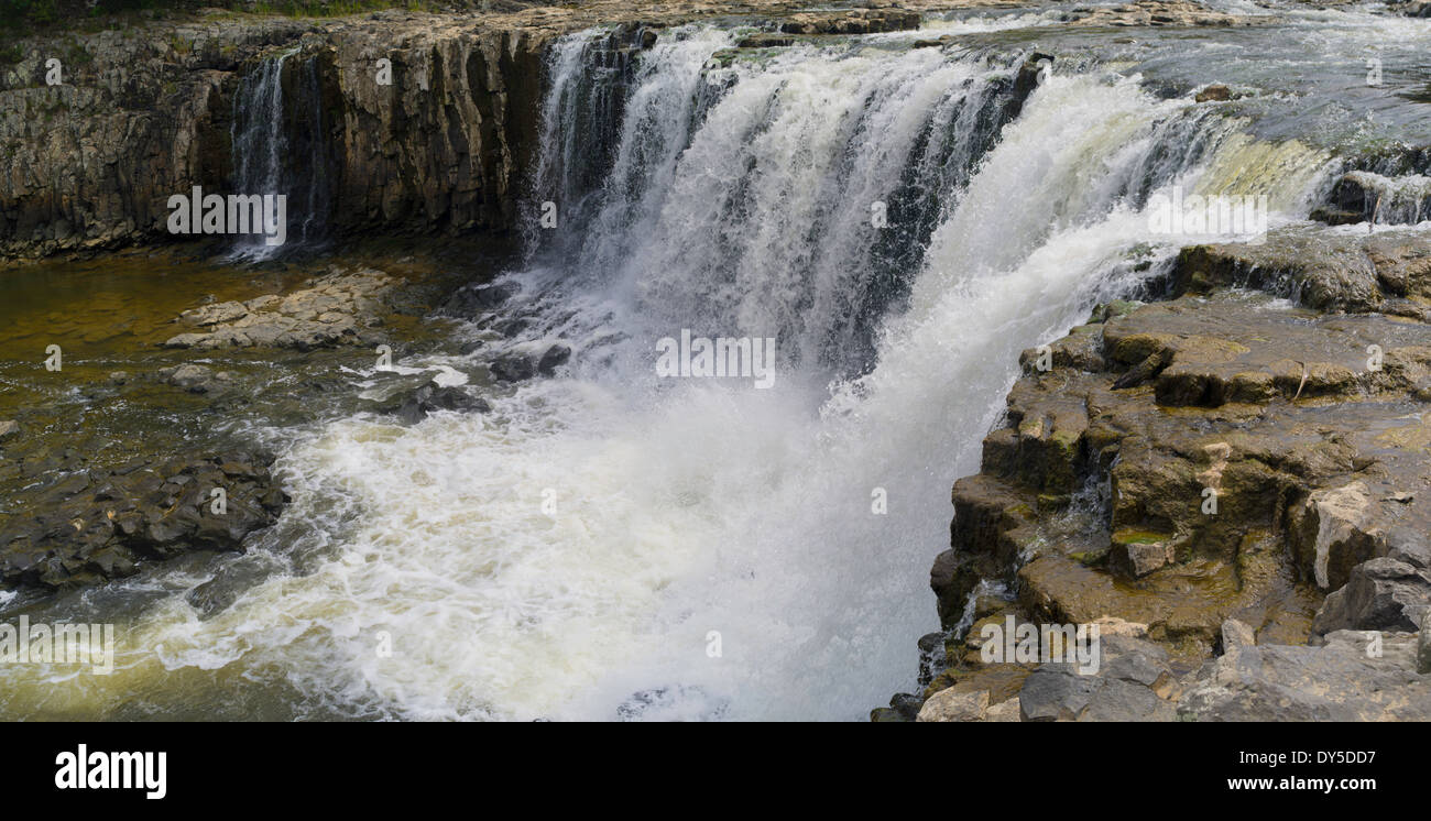 Panoramablick von Haruru Falls, in der Nähe von Paihia, Northland, Neuseeland. Stockfoto