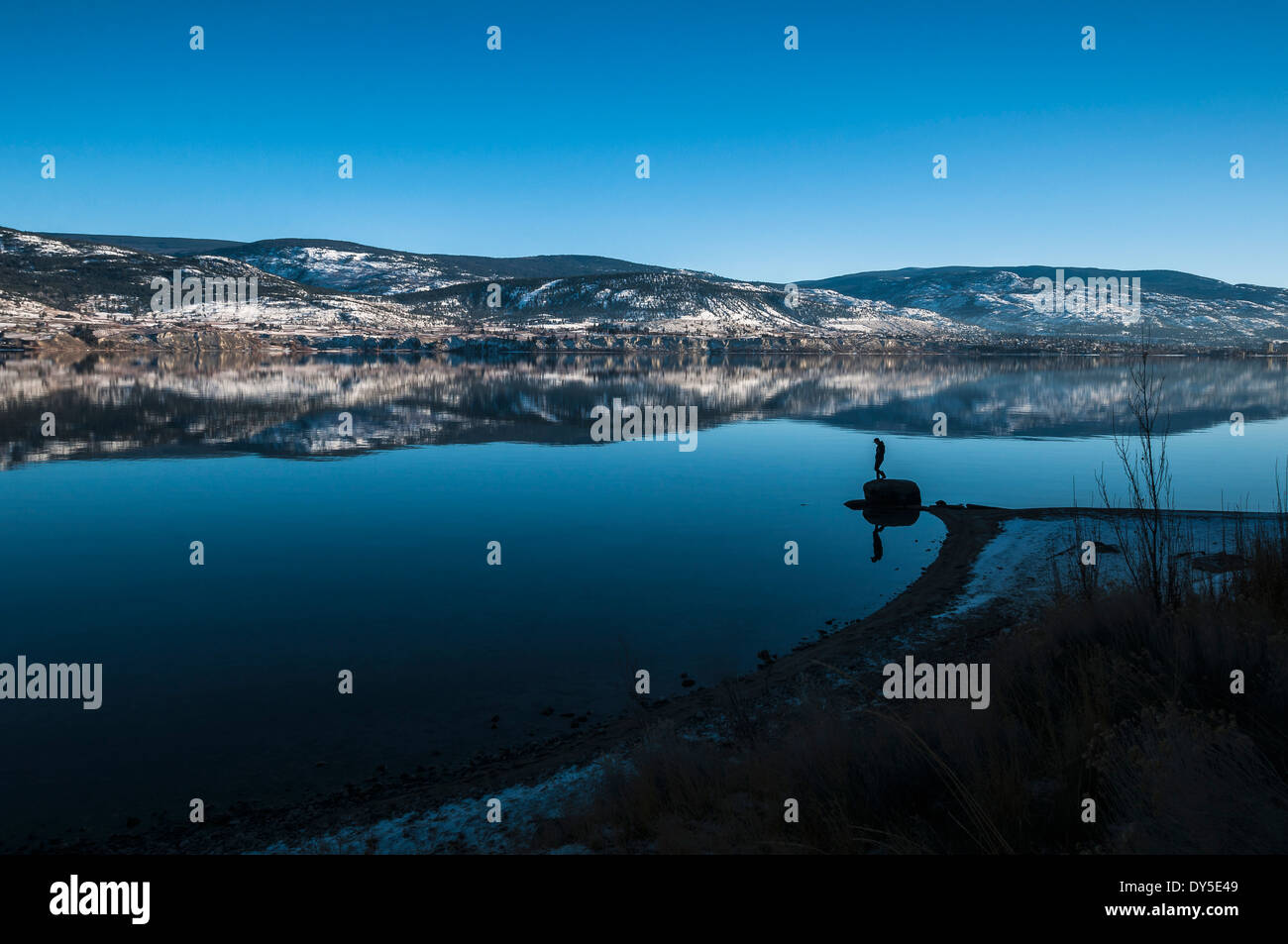 Reflexion im Okanagan Lake, Penticton, Britisch-Kolumbien, Kanada Stockfoto