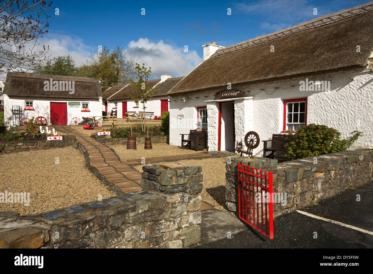 Irland, Co. Donegal, Kilmacrenan, Lurgyvale strohgedeckten Hütten, Landleben museum Stockfoto