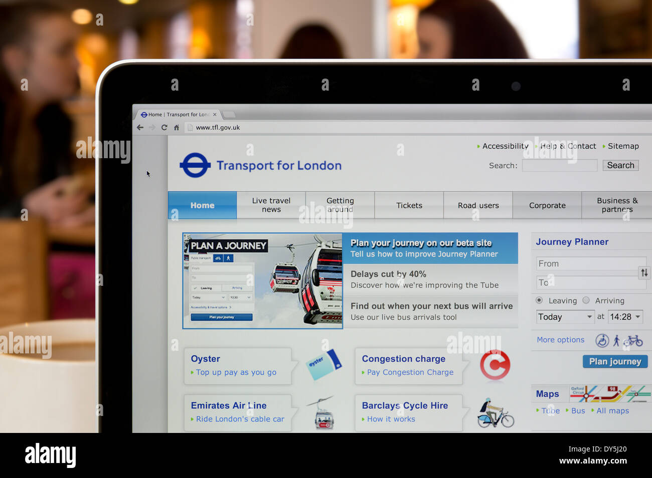 Die TfL Website erschossen in einem Coffee-Shop-Umfeld (nur zur redaktionellen Verwendung: print, TV, e-Book und redaktionelle Webseite). Stockfoto
