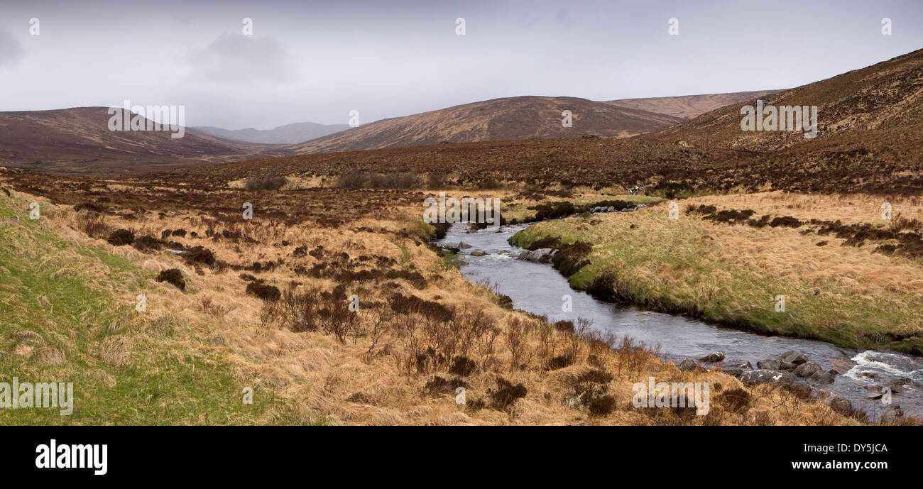 Irland, Co. Donegal, Glenveagh National Park, Glendowan, Regen über Derryveagh Mountains Stockfoto