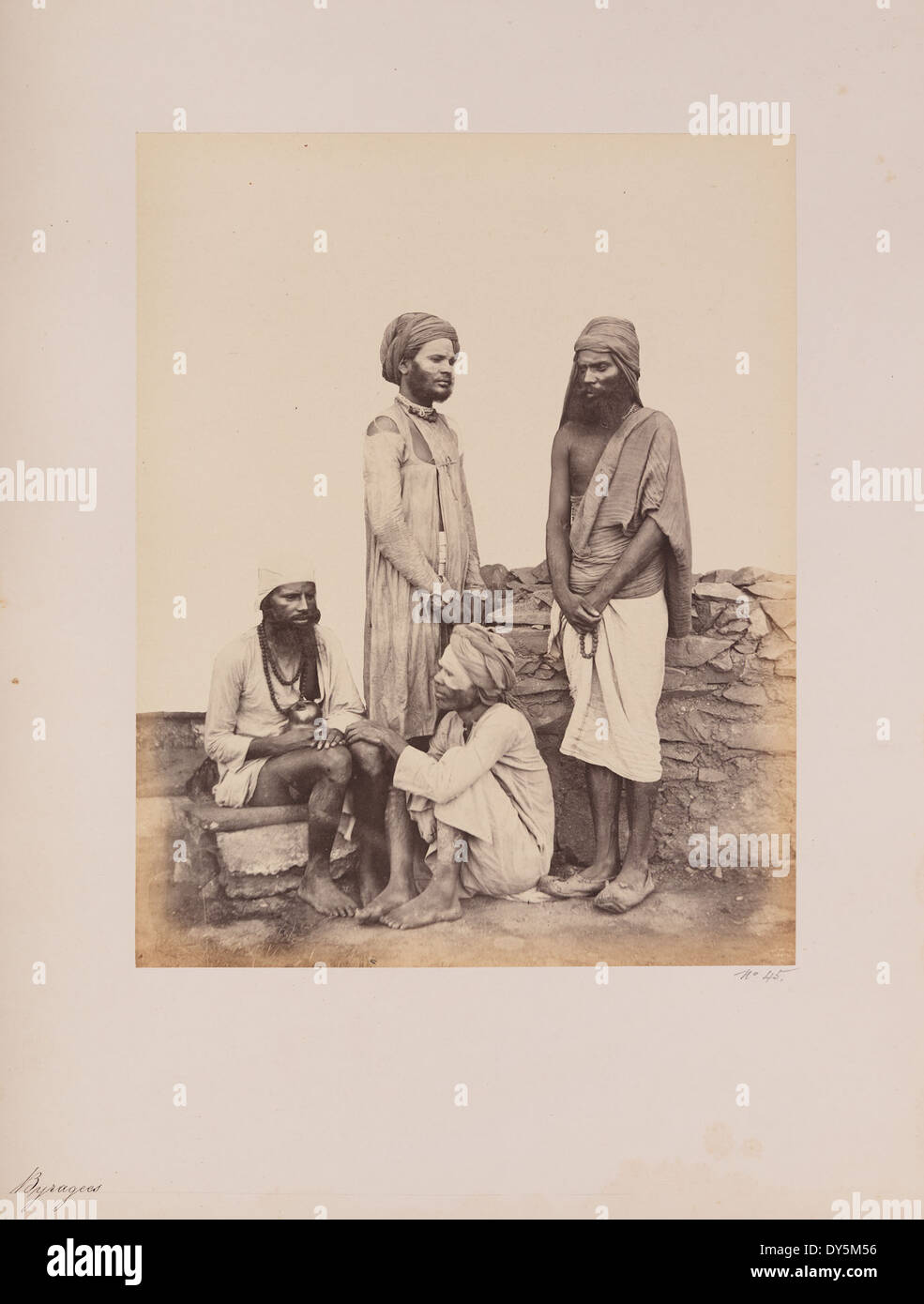 Byragees (Vairagis) sind eine Schule von Hindumönchen, die für ihre Askese und spirituelle Praktiken bekannt ist. Sie folgen den Lehren des Hinduismus, insbesondere in den Traditionen der Entsagung und Meditation. Stockfoto