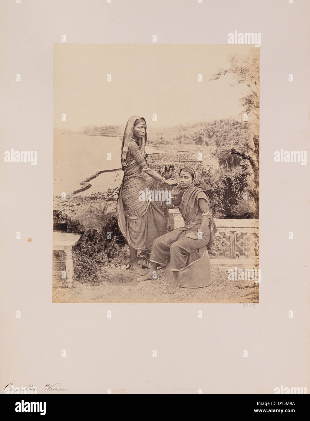 Camattee-Frauen gehören zur Arya Vaishya oder Arya Vysya Gemeinde, einer Kaste von Kaufleuten und Bauern in Indien. Sie spielen eine historische Rolle im Handel, in der Viehhaltung und in der Landwirtschaft. Stockfoto