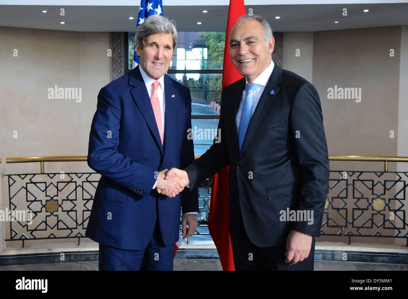 Marokkanische Außenminister begrüßt Sekretär Kerry vor strategischen Dialog in Rabat Stockfoto