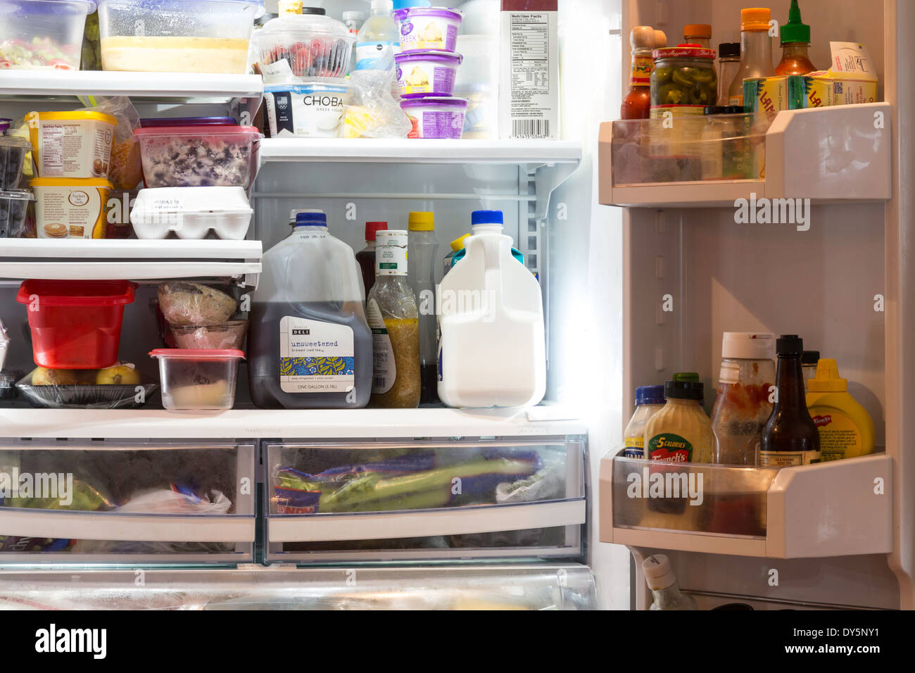 Offenen Kühlschrank, USA Stockfoto