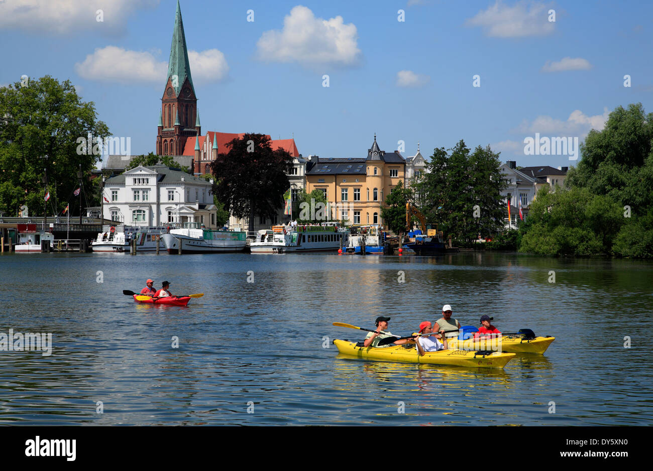 Schwerin, am Schweriner See paddeln sehen, Mecklenburg Western Pomerania,  Deutschland, Europa Stockfotografie - Alamy