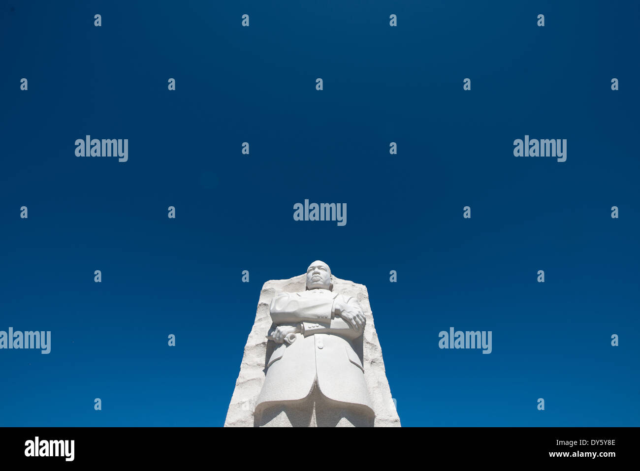 WASHINGTON DC, USA - Die wichtigsten Statue im Herzen des Martin Luther King Jr. Memorial (oder MLK Memorial) hebt sich von tief blauen Himmel auf einem klaren Wintermorgen. Stockfoto