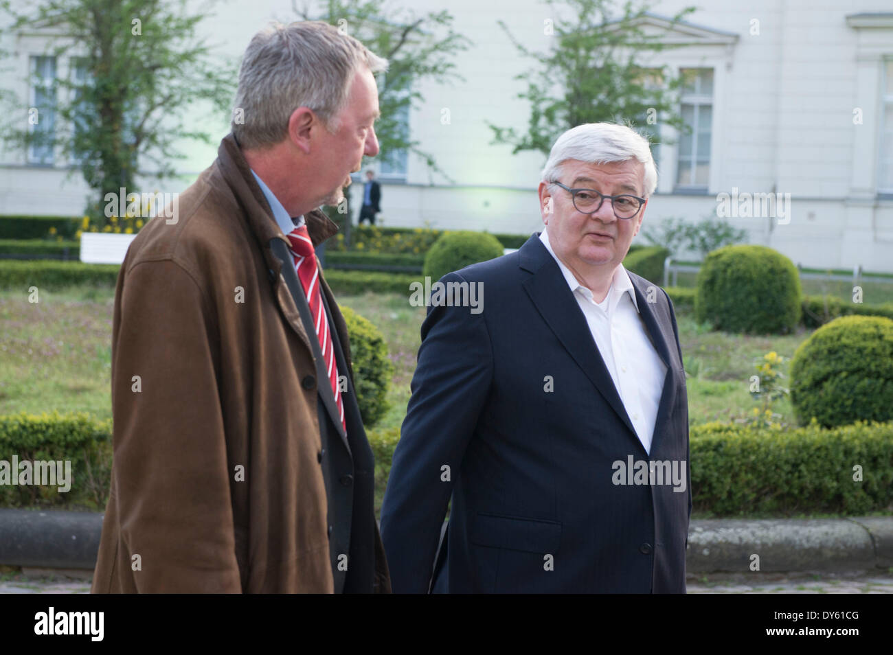 Joschka Fischer Beim Empfang Zum 70. Geburtstag von Gerhard Schröder Im Restaurant Sarah Wiener Im Hamburger Bahnhof. Berlin, 06.04.2014 Stockfoto