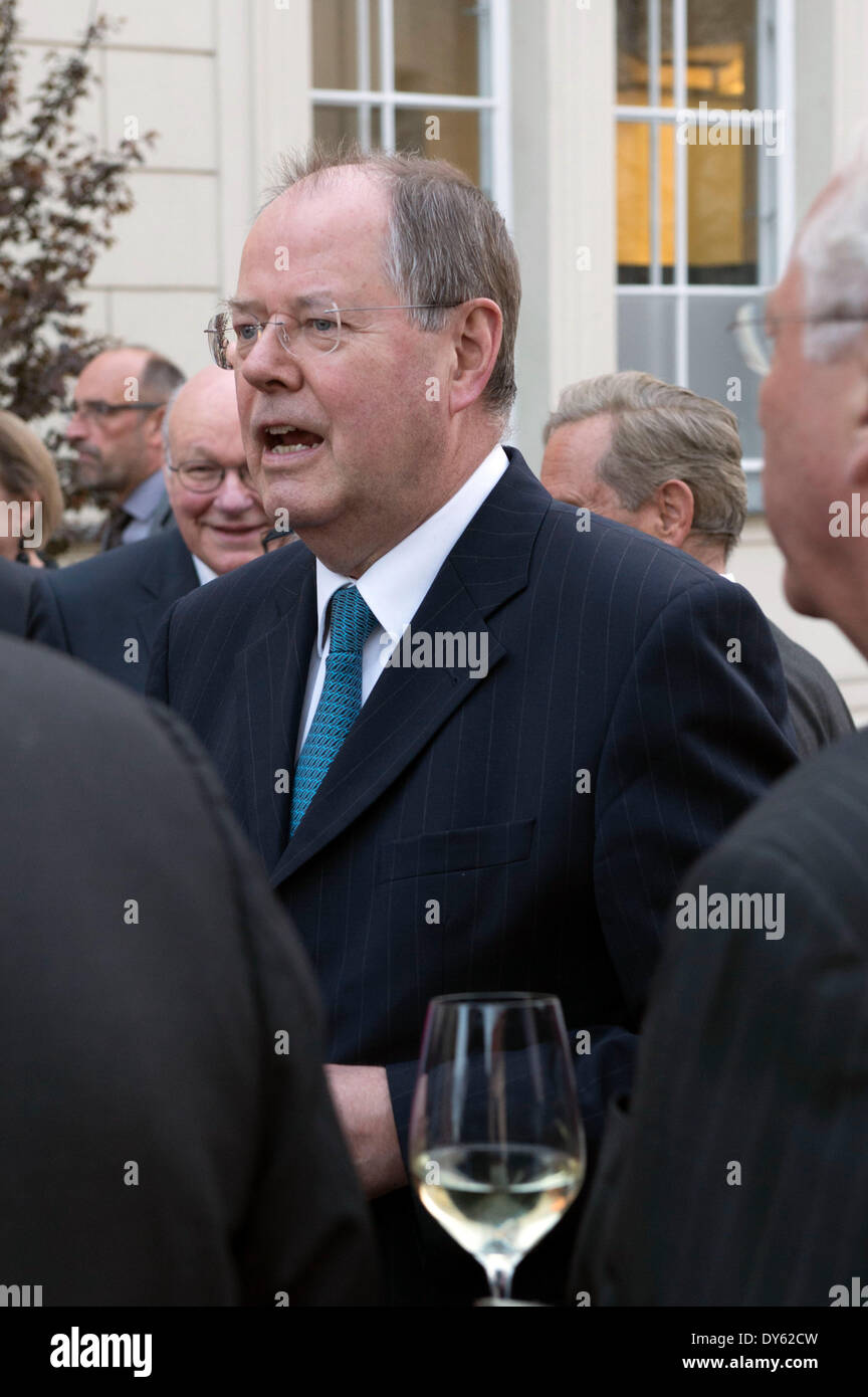 Peer Steinbrück Beim Empfang Zum 70. Geburtstag von Gerhard Schröder Im Restaurant Sarah Wiener Im Hamburger Bahnhof. Berlin, 06.04.2014 Stockfoto