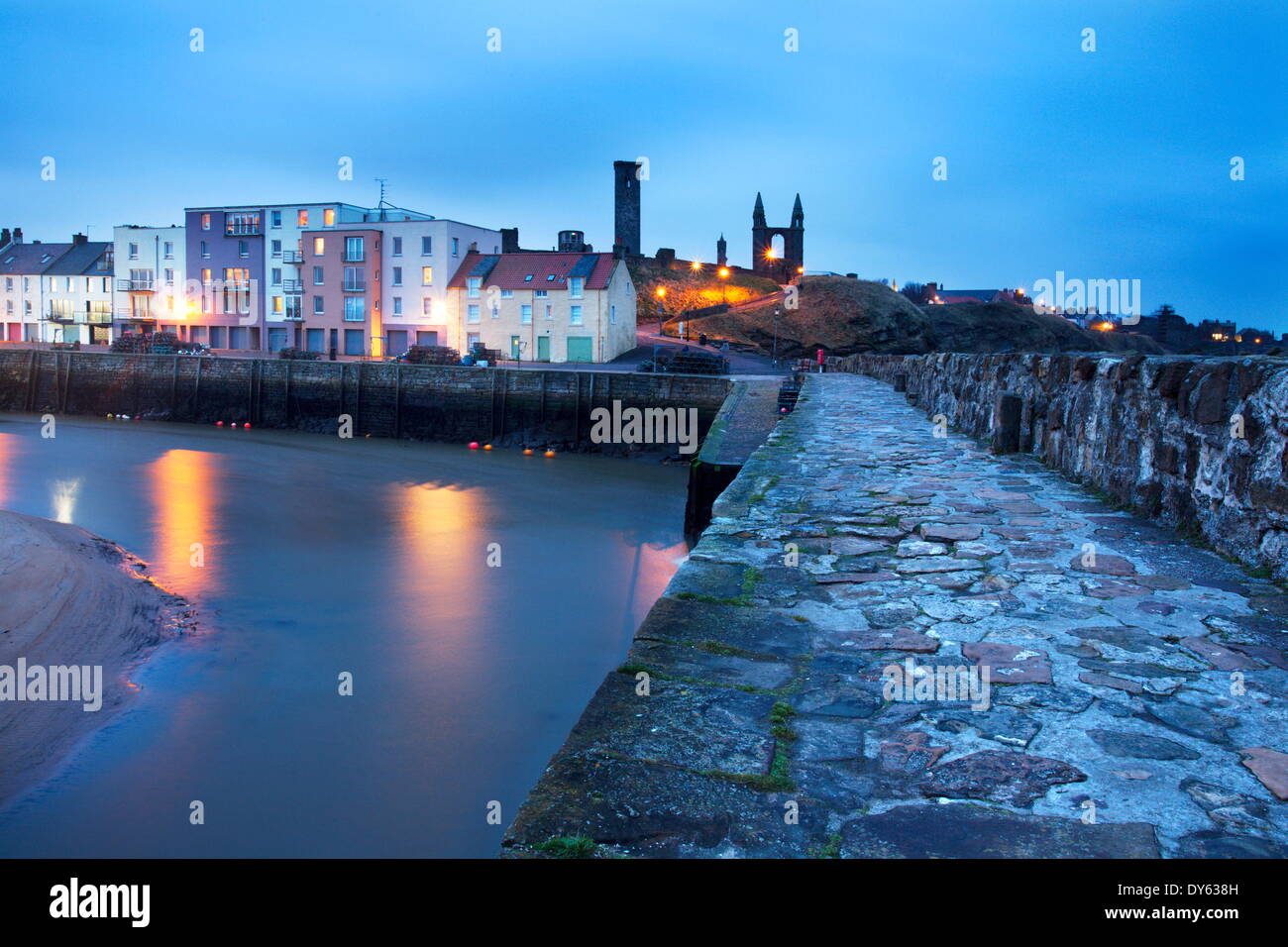 St. Andrews Harbour vor Morgengrauen, Fife, Schottland, Vereinigtes Königreich, Europa Stockfoto