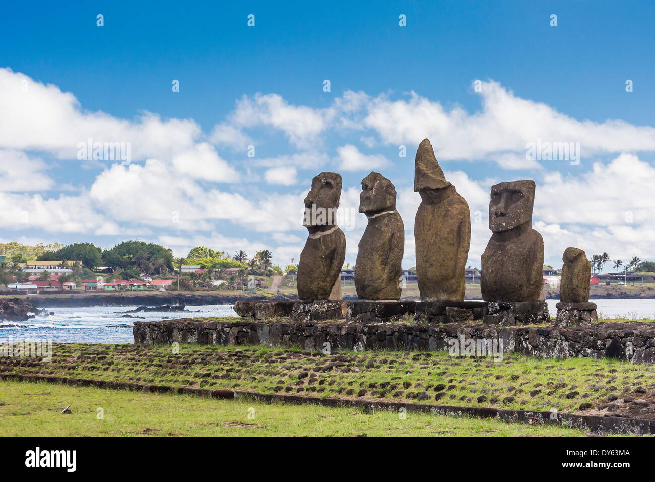 Erhaltene originale Moai in der Tahai archäologische Zone auf Ostern Insel (Isla de Pascua) (Rapa Nui), der UNESCO, Chile Stockfoto