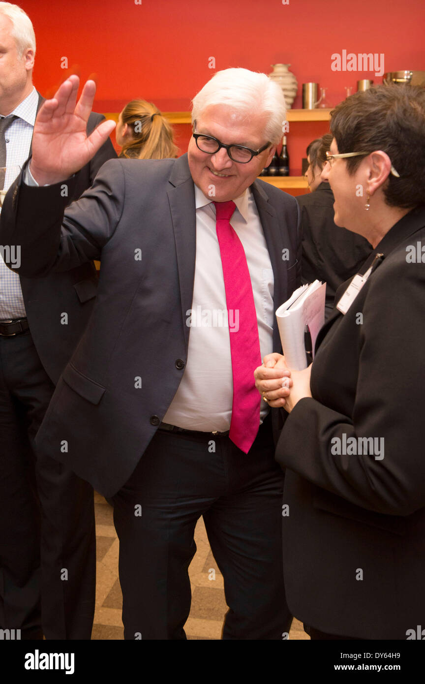 Frank-Walter Steinmeier Beim Empfang Zum 70. Geburtstag von Gerhard Schröder Im Restaurant Sarah Wiener Im Hamburger Bahnhof. Berlin, 06.04.2014 Stockfoto