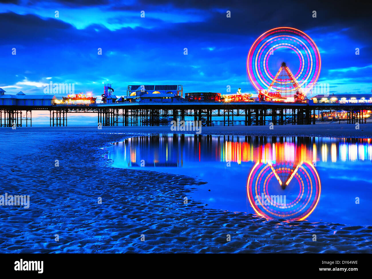 Blackpool in der Abenddämmerung Stockfoto