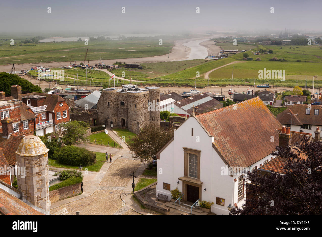 East Sussex, Roggen, erhöhten Blick auf Fluss Rother und Ypern Turm vom Kirchturm Stockfoto