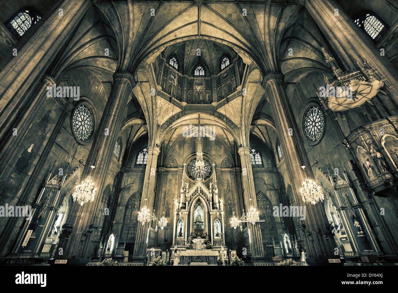 Innenraum von San Sebastian, die nur Ganzstahl-Kirche in Manila, Philippinen, Asien, Asien Stockfoto