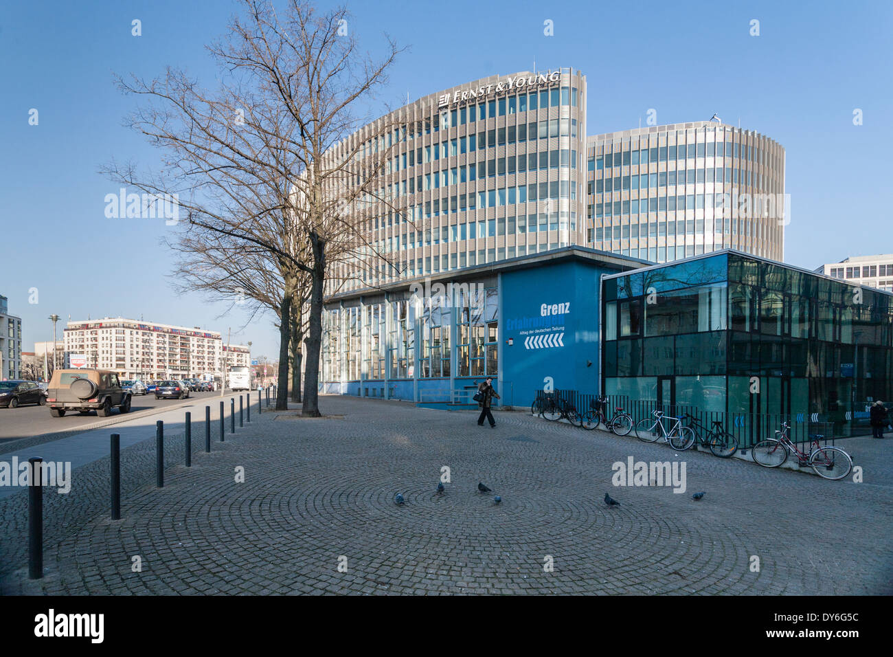 Tränenpalast, ehemaliger Grenzübergang, Berlin, Deutschland Stockfoto