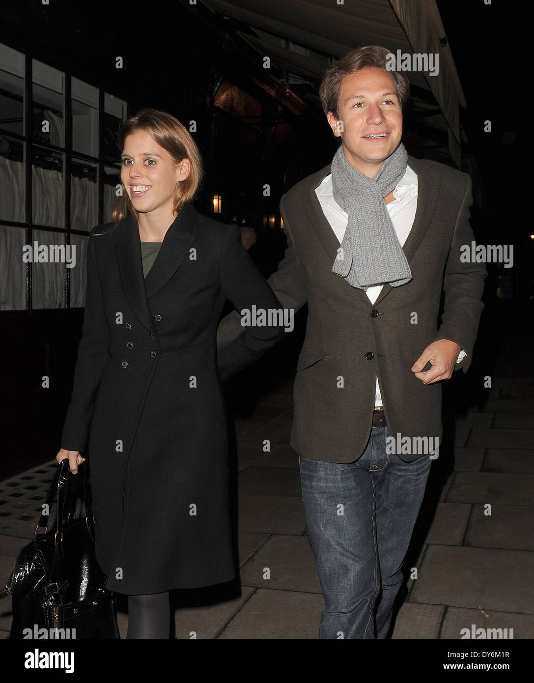 Prinzessin Beatrice und ihr Freund Dave Clark verlassen Lou Lou s Private Member ClubFeaturing: Prinzessin Beatrice, Dave Clark Where: London United KingdomWhen: 13. Dezember 2012 Stockfoto