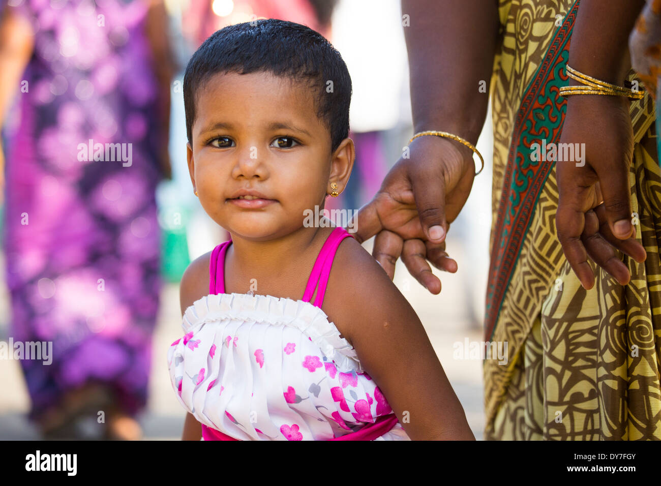 Junges Mädchen auf dem Chithirai Thiruvizha hinduistische Festival, Madurai, Indien Stockfoto