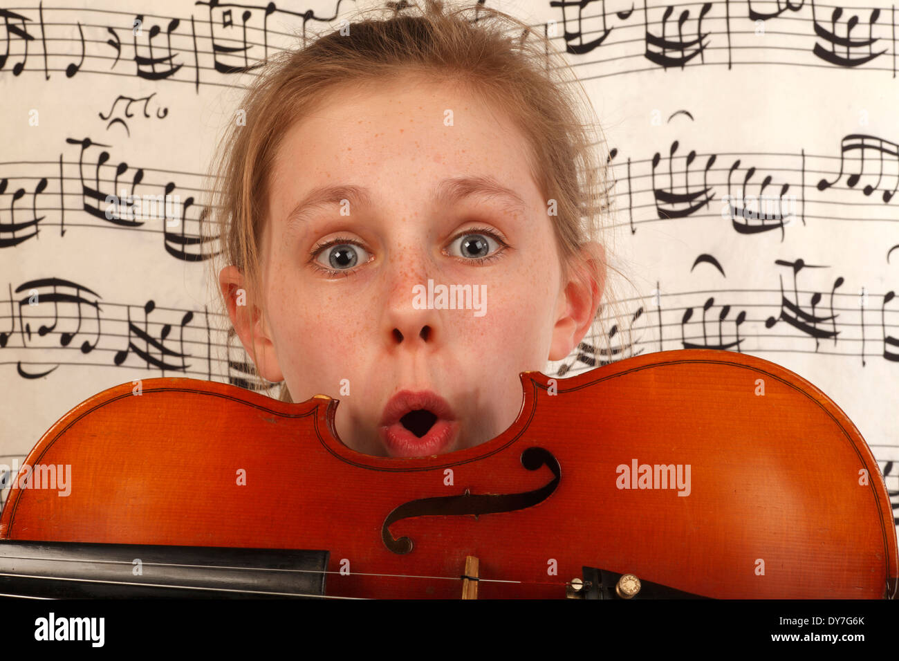 Die Freude an der Musik für Kinder-Kinder Stockfoto