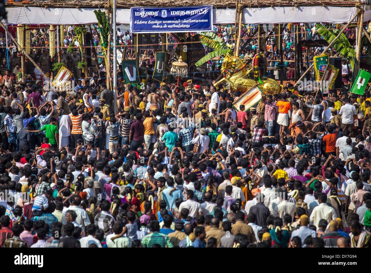 Kundenansturm während des Chithirai Thiruvizha hinduistische Festivals, Madurai, Indien Stockfoto