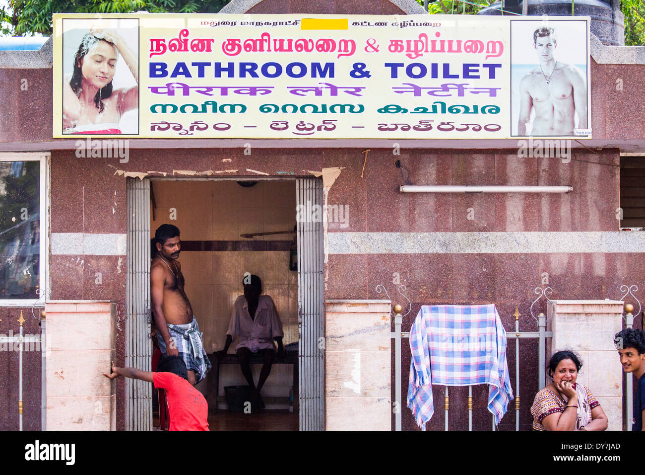 Öffentliche Dusche und WC in Madurai, Tamil Nadu, Indien Stockfoto