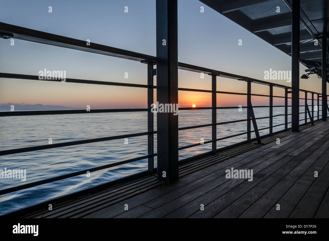 Kreuzfahrtschiff im Persischen Golf Stockfoto