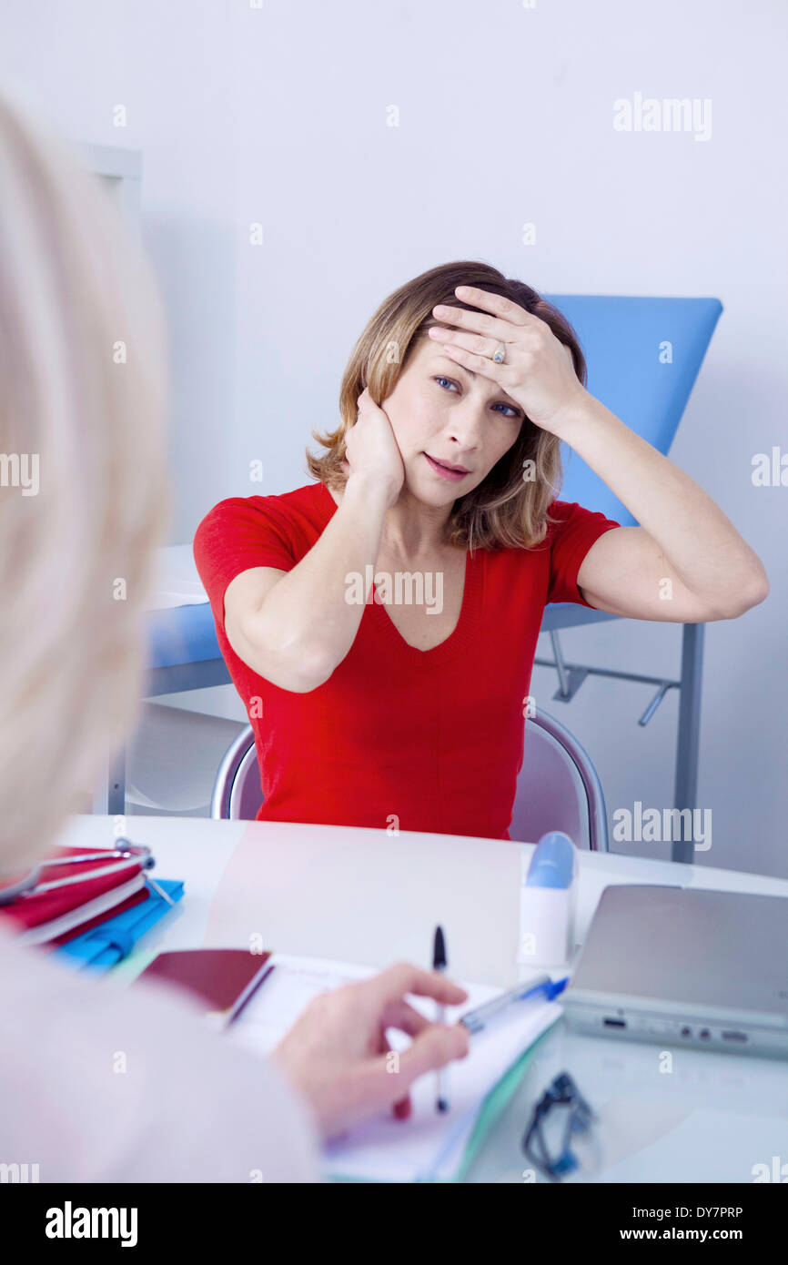 Beratung, Frau Schmerzen Stockfoto