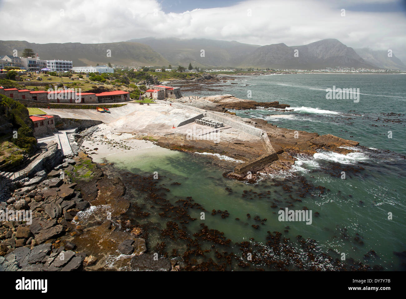 Hafen und die Küste von Hermanus, Western Cape, Südafrika Stockfoto