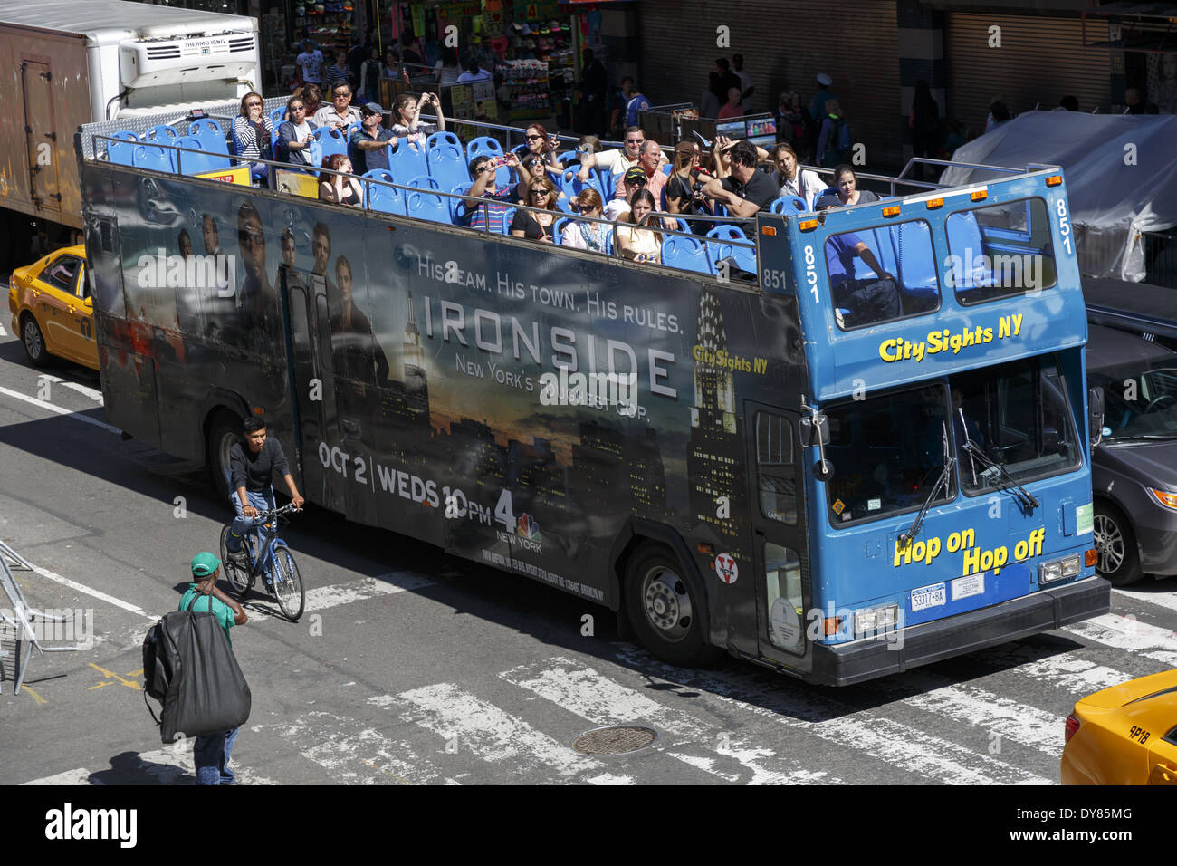 Sightsseing Bus New York Zebrastreifen Stockfoto