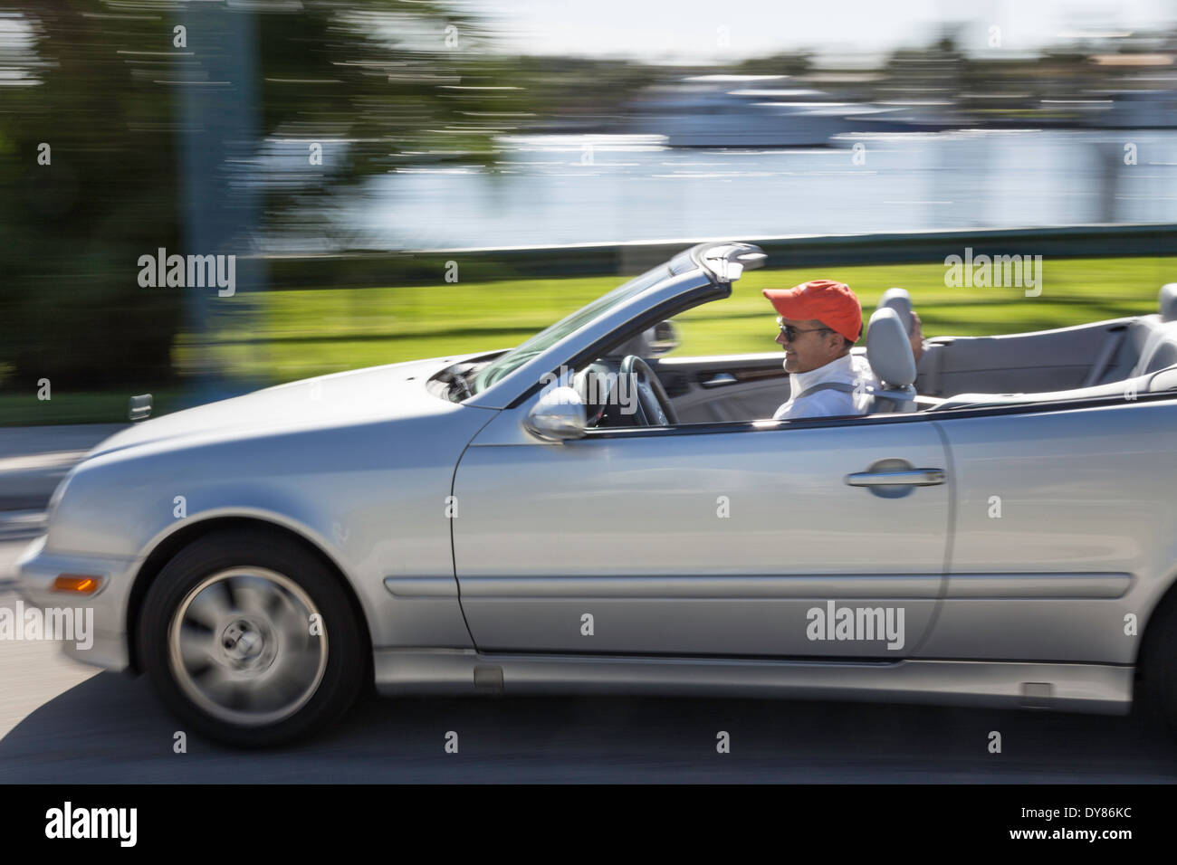 Kaukasische Mann, der Luxus Cabriolet, Fort Lauderdale, FL, USA Stockfoto