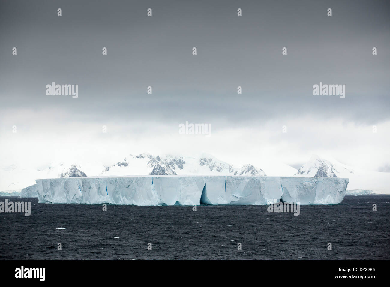 Eisberge abseits der Süd-Orkney-Inseln, direkt an der antarktischen Halbinsel. Stockfoto