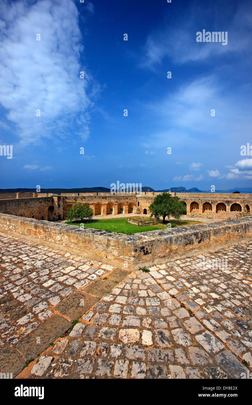 Niokastro (bedeutet "neue Burg") bewacht den Eingang der Navarino Bucht, Peloponnes, Griechenland, Messenien, Pylos ("Navarino"). Stockfoto