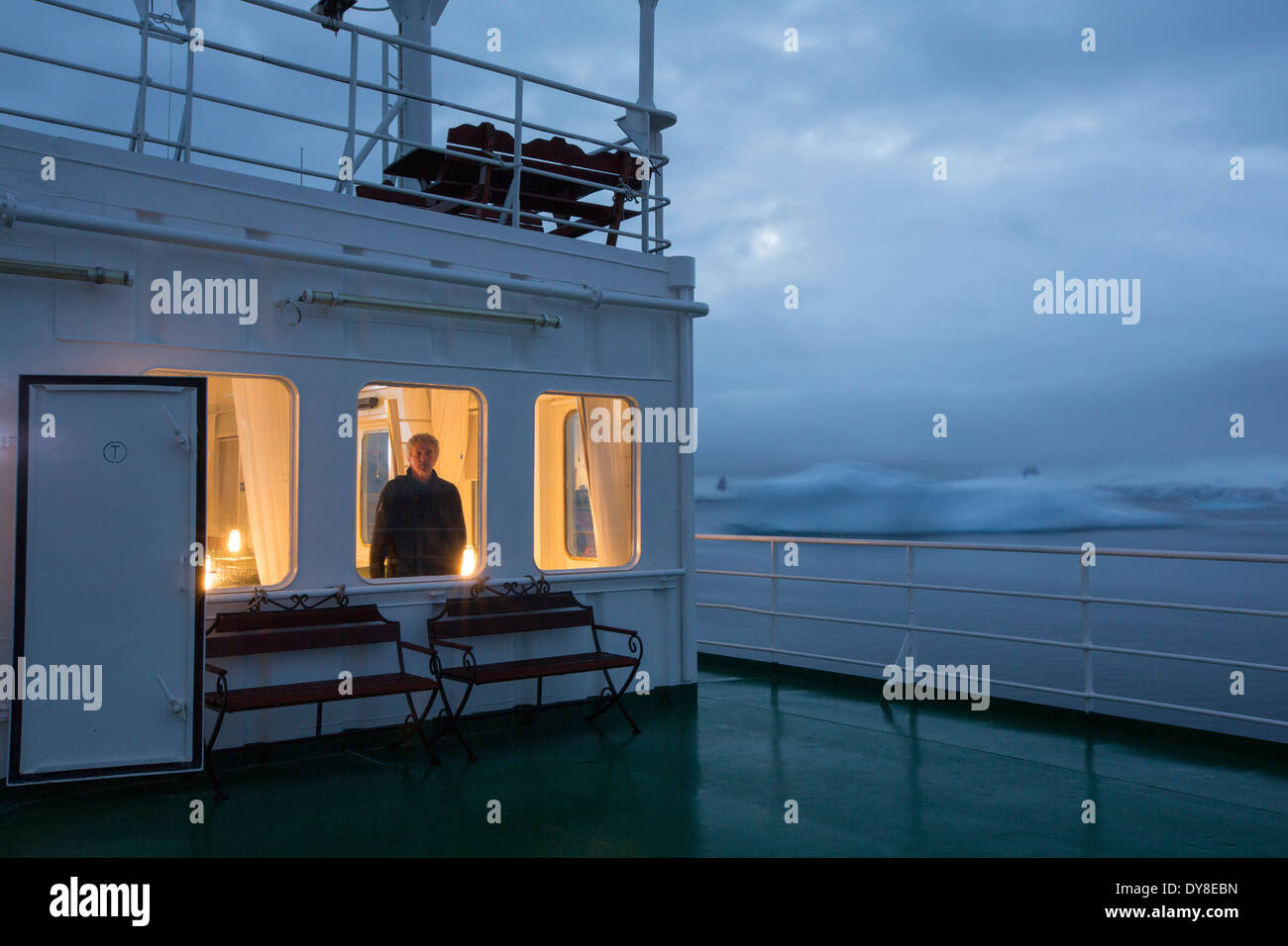 Die antarktische Halbinsel vom Deck der Akademik Sergey Vavilov, ein Eis gestärkt auf eine Expedition Kreuzfahrt Schiff Stockfoto