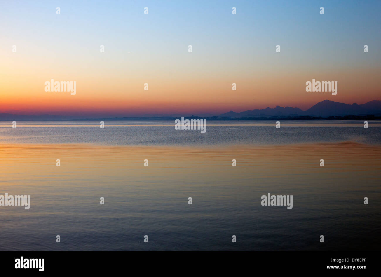 Nach Sonnenuntergang über dem Mittelmeer, Side, Türkei. Stockfoto