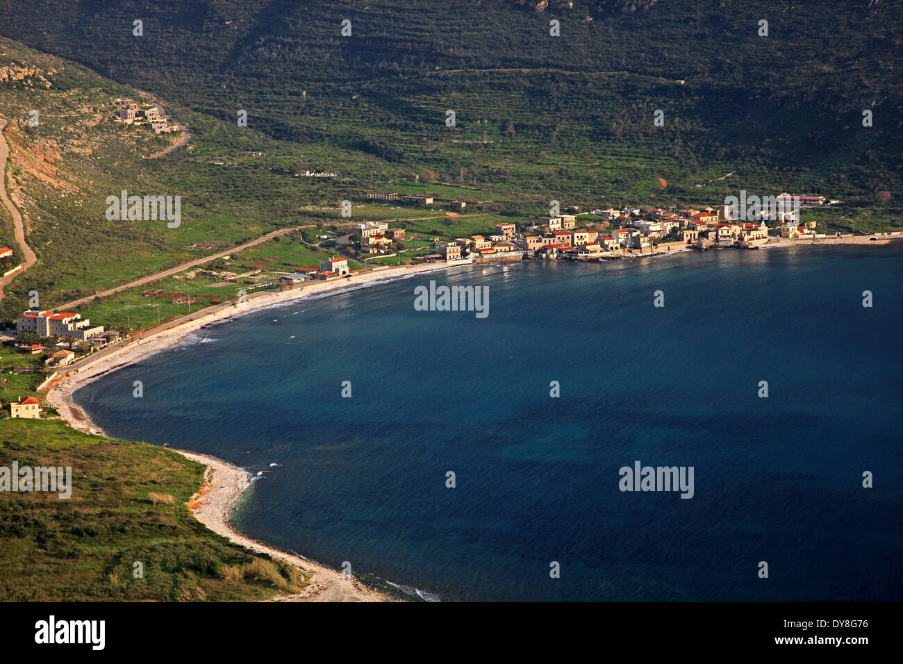 Blick auf den Golf von Oitylo und Neo Oitylo Dorf, Ost ("lakonische") Mani, Lakonien, Peloponnes, Griechenland. Stockfoto