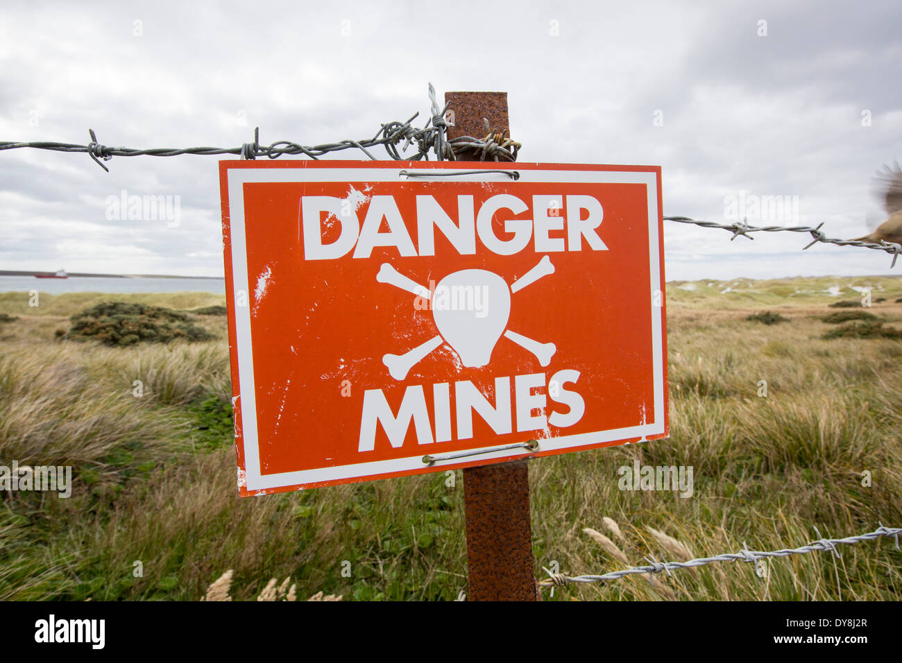Ein Warnsignal über das Vorhandensein von argentinischen Minen auf den Falklandinseln, noch aus den 1980er Jahren Falkland-Konflikt Stockfoto
