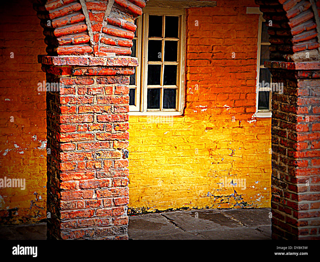 Stadtlandschaft - architektonische Detail, mit (Teil-) elliptische Bögen am ehemaligen Heiligen Jesus Hospital in Newcastle Upon Tyne Stockfoto