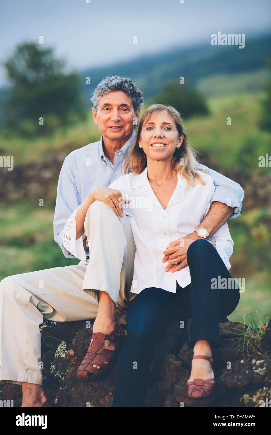 Glücklich liebende Mitte paar im Alter von Stockfoto